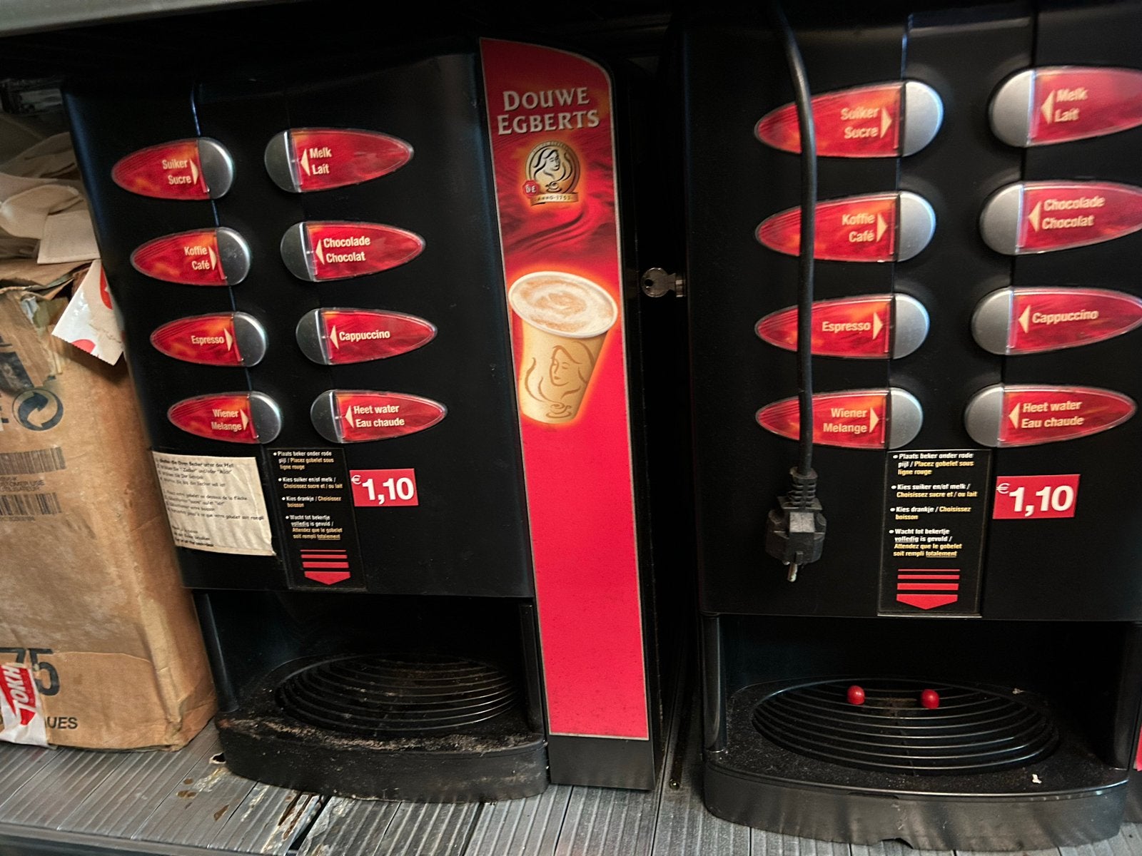 Douwe Egberts Koffiemachine - Gebruikt ( 2 x ), Witgoed en Apparatuur, Ophalen, Gebruikt, 10 kopjes of meer, Koffiemachine