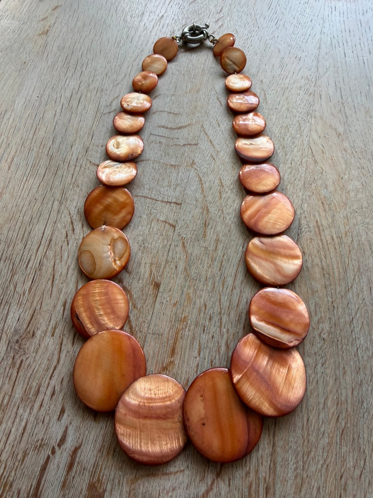 Korte parelmoer ketting, Verzenden, Zo goed als nieuw, Overige materialen