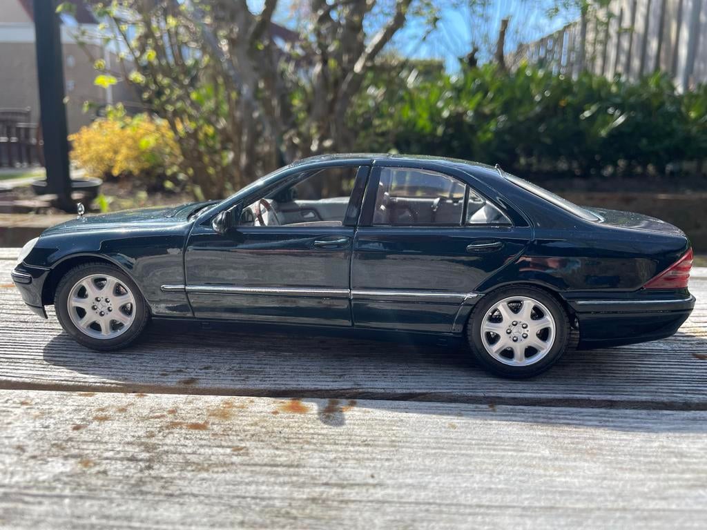 Maisto Mercedes-Benz S-klasse (1998 - 2005) W220 1:18, Ophalen of Verzenden, Gebruikt, Auto, Maisto