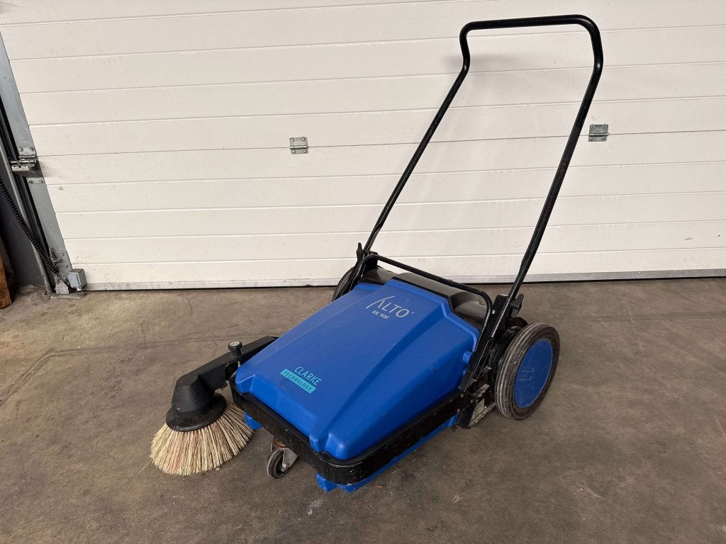 WAP veegmachine BK900, WAP, Versterkerstraat 5  1322 AN Almere, Info@nilfisk.nl, Zo goed als nieuw