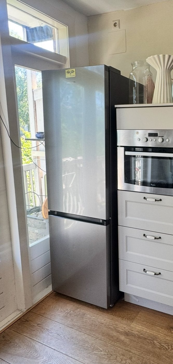 Samsung RB36T602CSA Koel-vriescombinatie - ZGAN, Ophalen, 200 liter of meer, Met aparte vriezer, 160 cm of meer