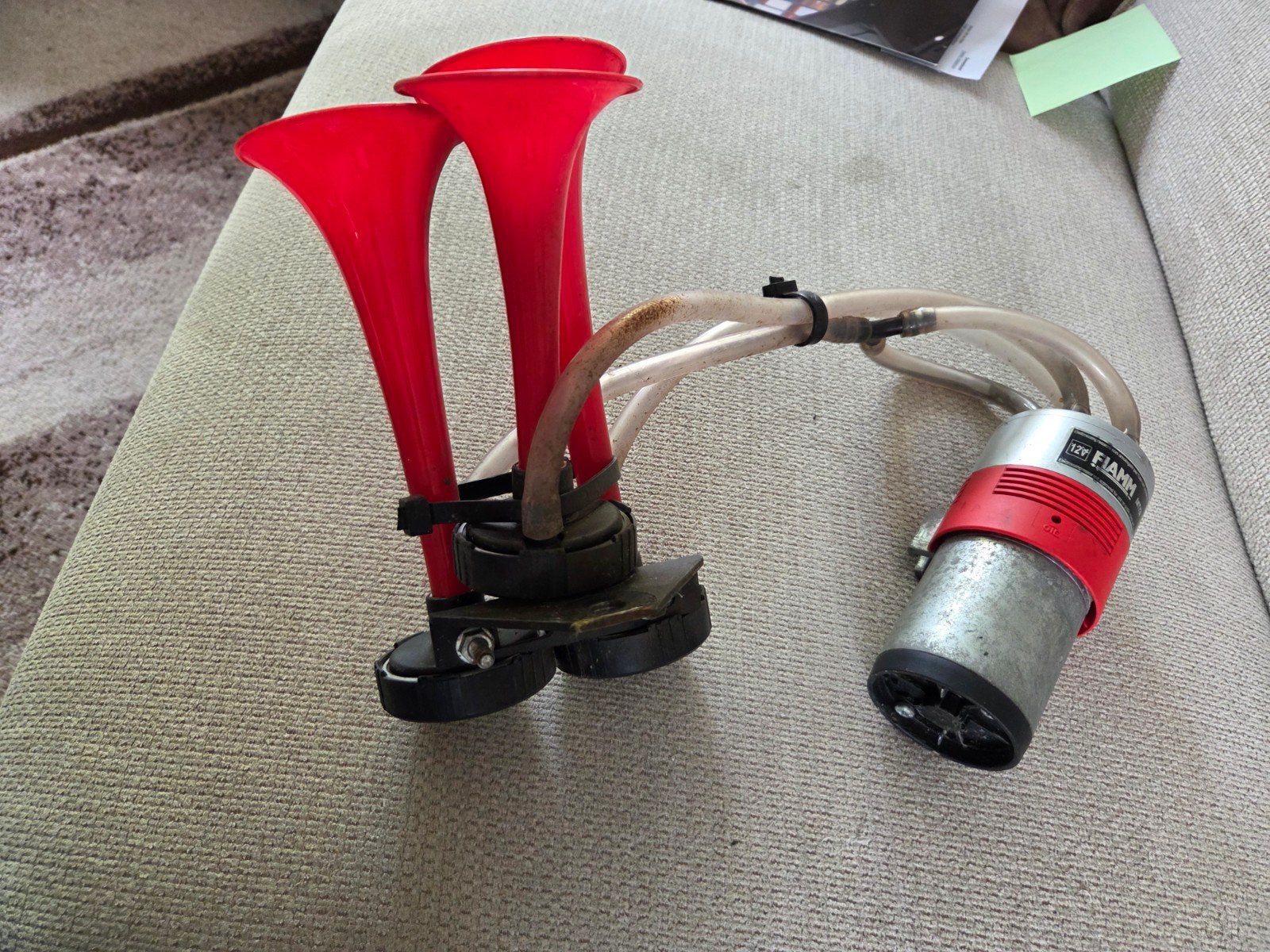 Fiamma MT/3i 3-tonige hoorn met compressor, Ophalen of Verzenden, Gebruikt, Universele onderdelen