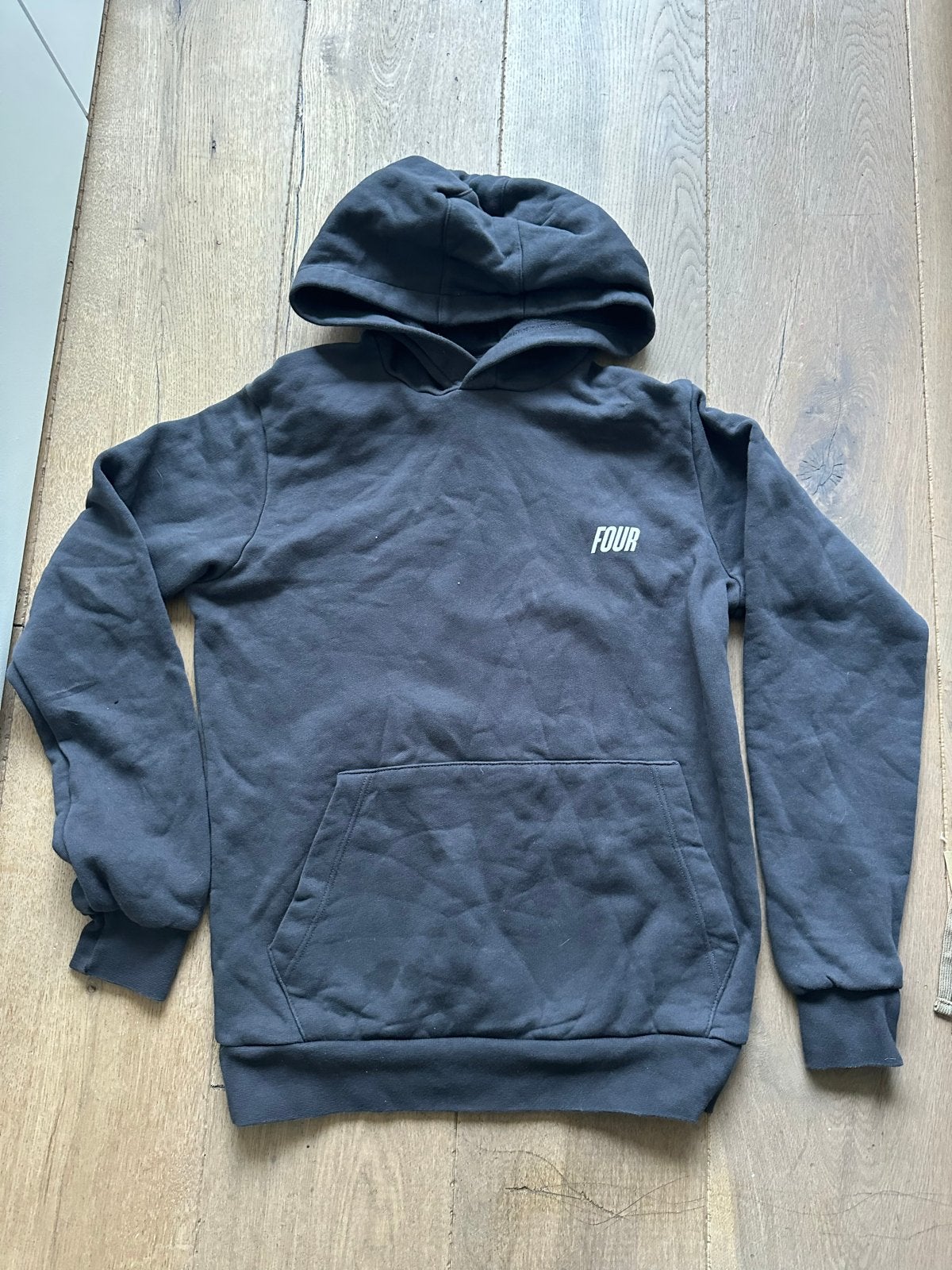 FOUR Amsterdam Hoodie Donkergrijs Maat XS, Ophalen of Verzenden, Zo goed als nieuw, Maat 46 (S) of kleiner, Grijs