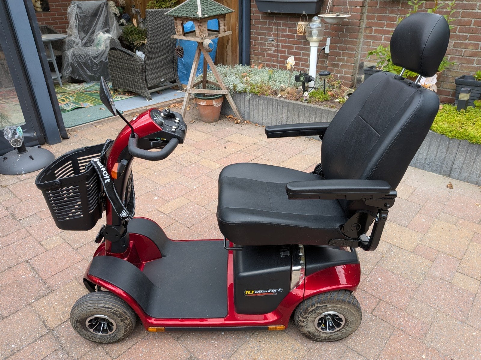 Scootmobiel practicomfort in goede staat, Ophalen, Zo goed als nieuw, 36 t/m 45 km, 10 km/u of minder