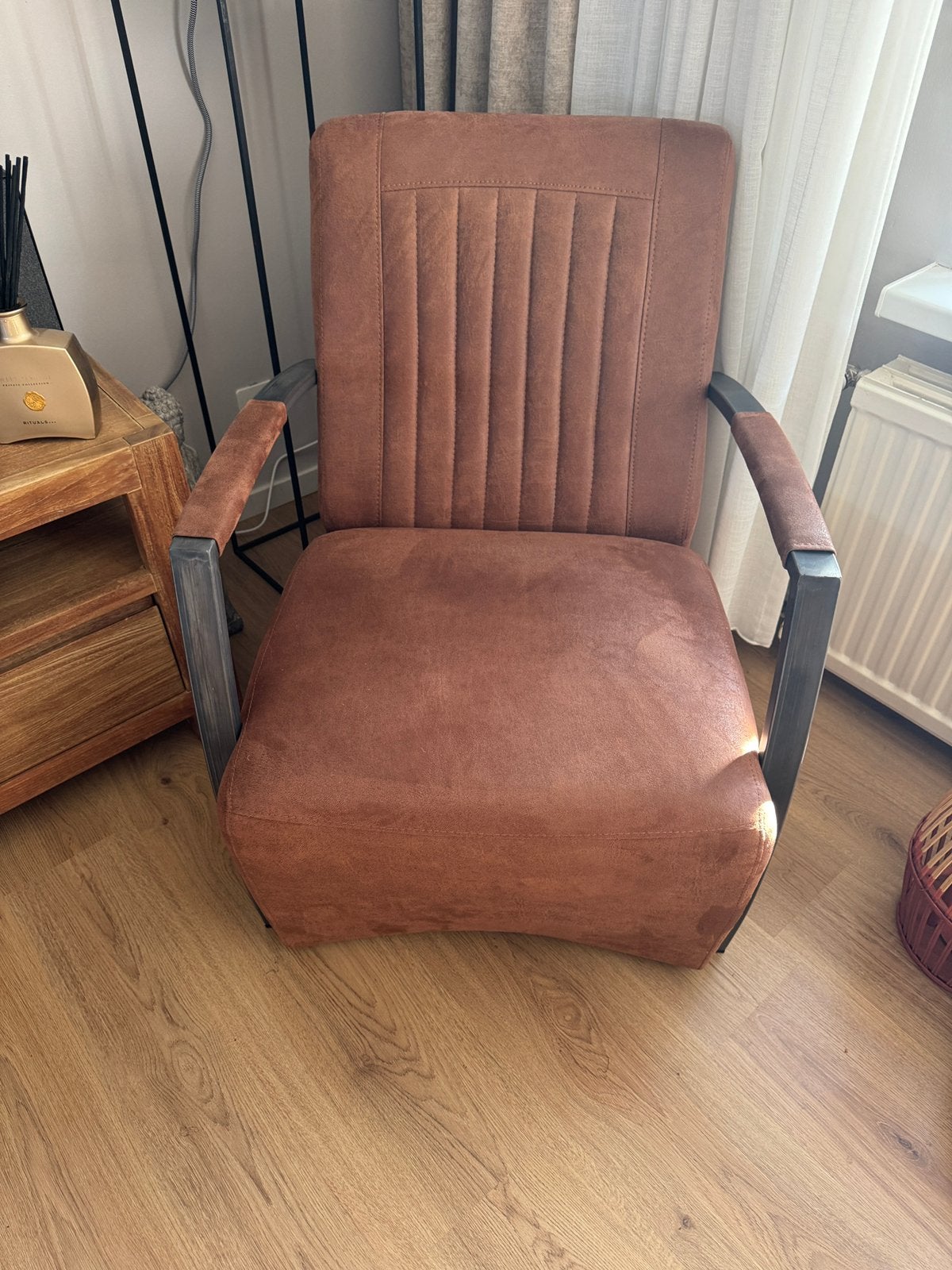 Cognac kleurige fauteuil in nieuwstaat, 75 tot 100 cm, Ophalen of Verzenden, Zo goed als nieuw, Stof