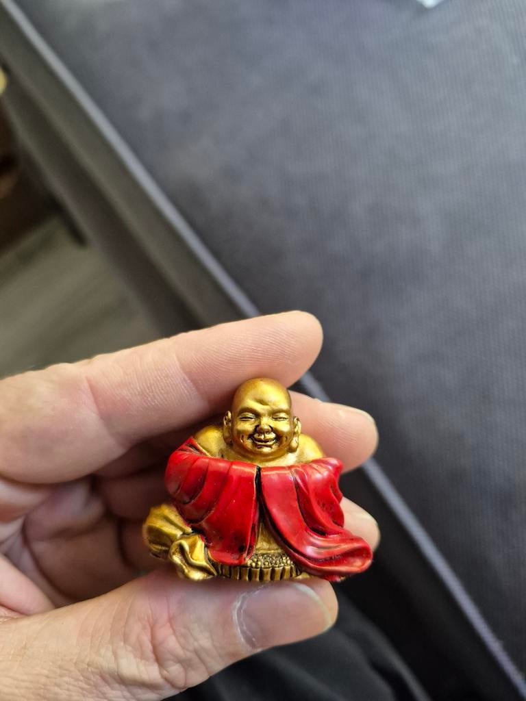 Lachende Boeddha beeldje, goud met rood, Ophalen of Verzenden, Gebruikt