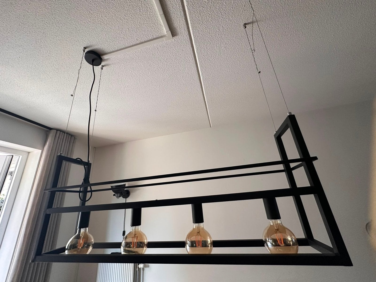 Industriële hanglamp zwart metaal met 4 E27 fittingen, Ophalen, Zo goed als nieuw, Metaal, E27 (groot)