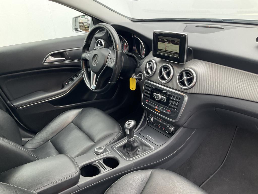 Mercedes-Benz GLA 200 157pk Ambition Leder Stoelverwarming N, Voorwielaandrijving, Gebruikt, Bedrijf, Handgeschakeld