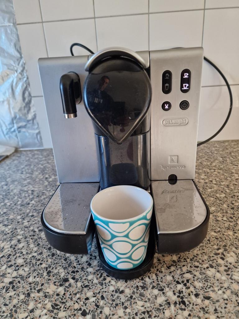 Koffiemachine in goed staat, Witgoed en Apparatuur, Koffiezetapparaten, Ophalen of Verzenden, Zo goed als nieuw, Koffiemachine