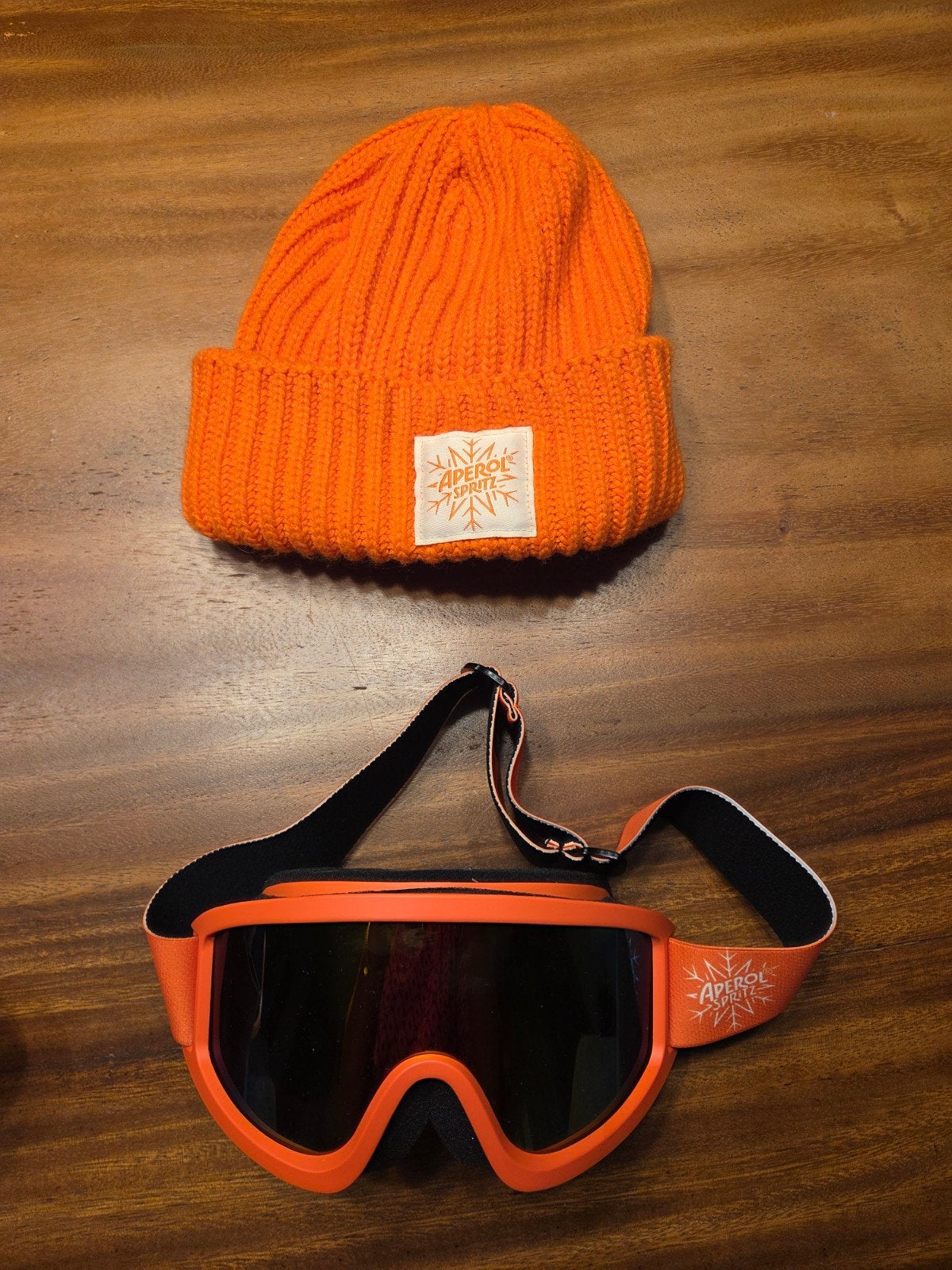 Aperol Spritz muts en skibril set, Kleding | Dames, Maat 38/40 (M), Aperol Spritz, Overige typen, Ophalen of Verzenden