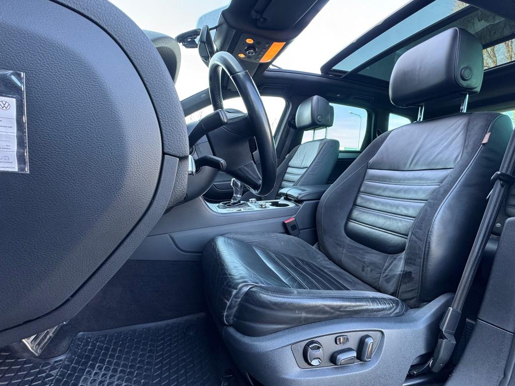 Volkswagen Touareg 3.0 TSI Hybrid Highline PANO|AUT|CLIMATE|, Auto's, Automaat, Euro 5, Gebruikt, Zwart