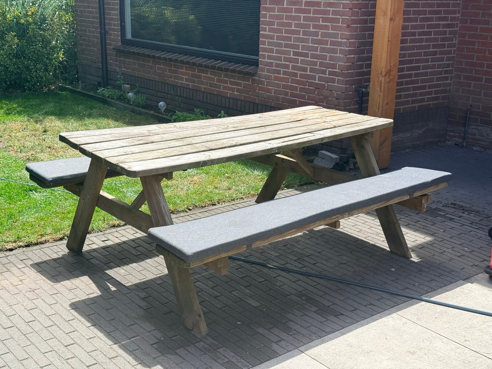 Houten picknicktafel met comfortabele kussens, Ophalen, Gebruikt, Rechthoekig, Hout