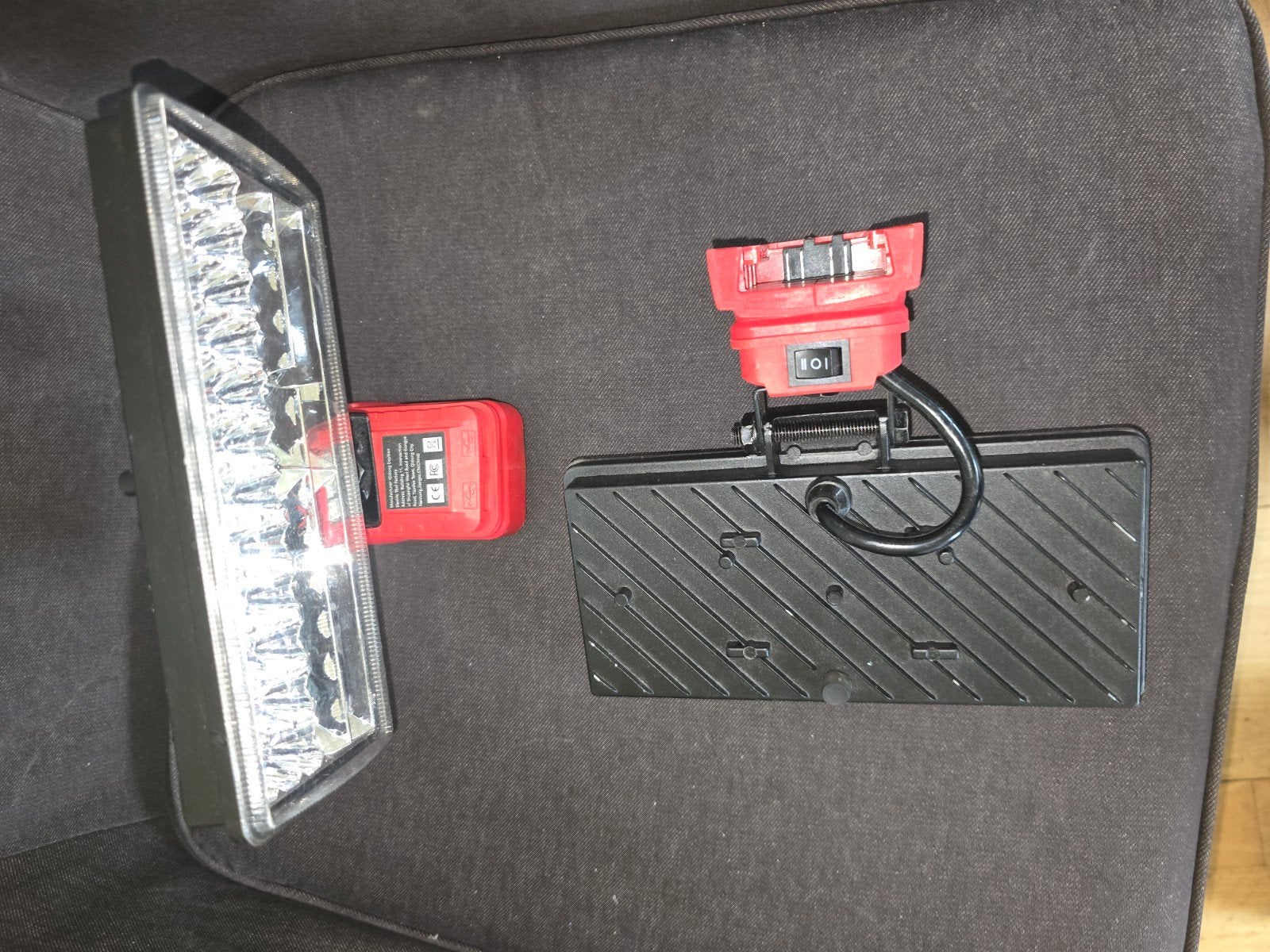 Krachtige LED Projector op Accu - Draagbaar Werklicht, Ophalen of Verzenden, Gebruikt, 50 tot 200 watt, Lamp met armatuur