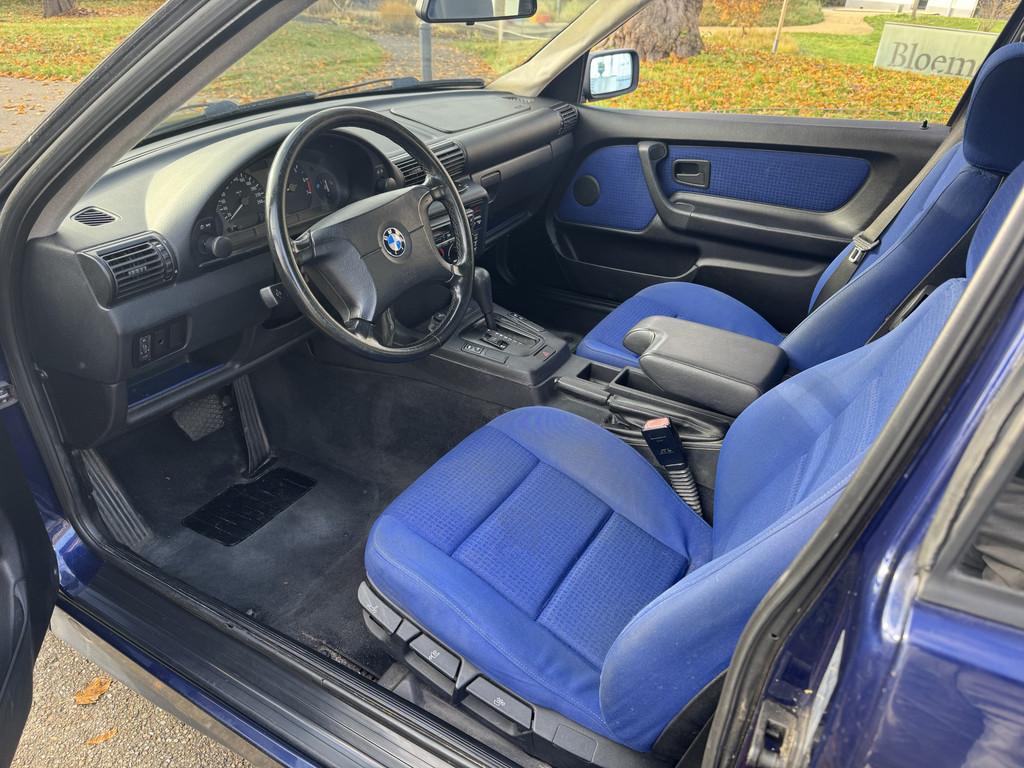 BMW 3 Serie 316i COMPACT E36 AUT, RIJKLAAR (bj 1997), Auto's, Oldtimers, Automaat, 1596 cc, Blauw, Bedrijf