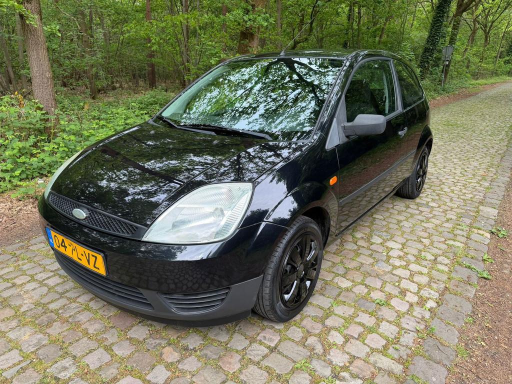 Ford Fiesta 1.3 Style apk 02-2027!, Auto's, Ford, Bedrijf, Te koop, Fiësta, Airbags, Metallic lak, Radio, Startonderbreker, Benzine