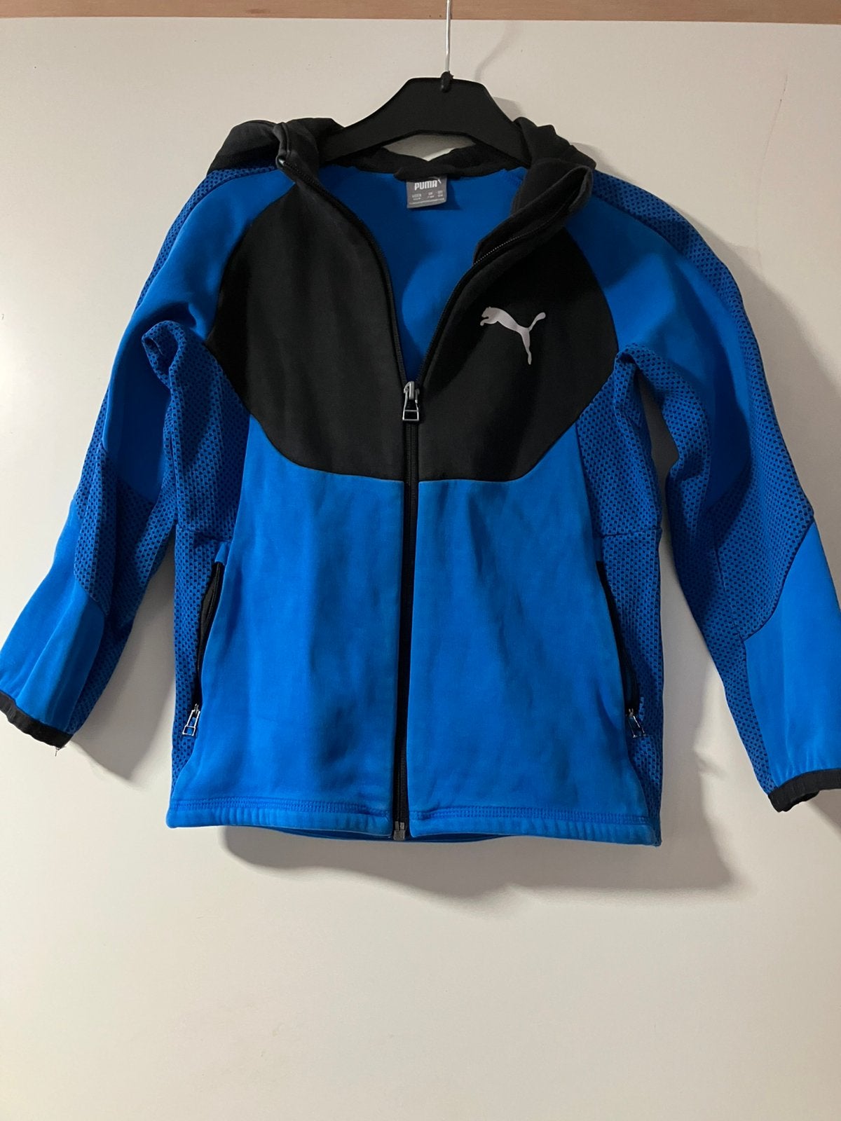 Nette puma blauw vest maat 128, Ophalen of Verzenden, Zo goed als nieuw, Jongen, Trui of Vest