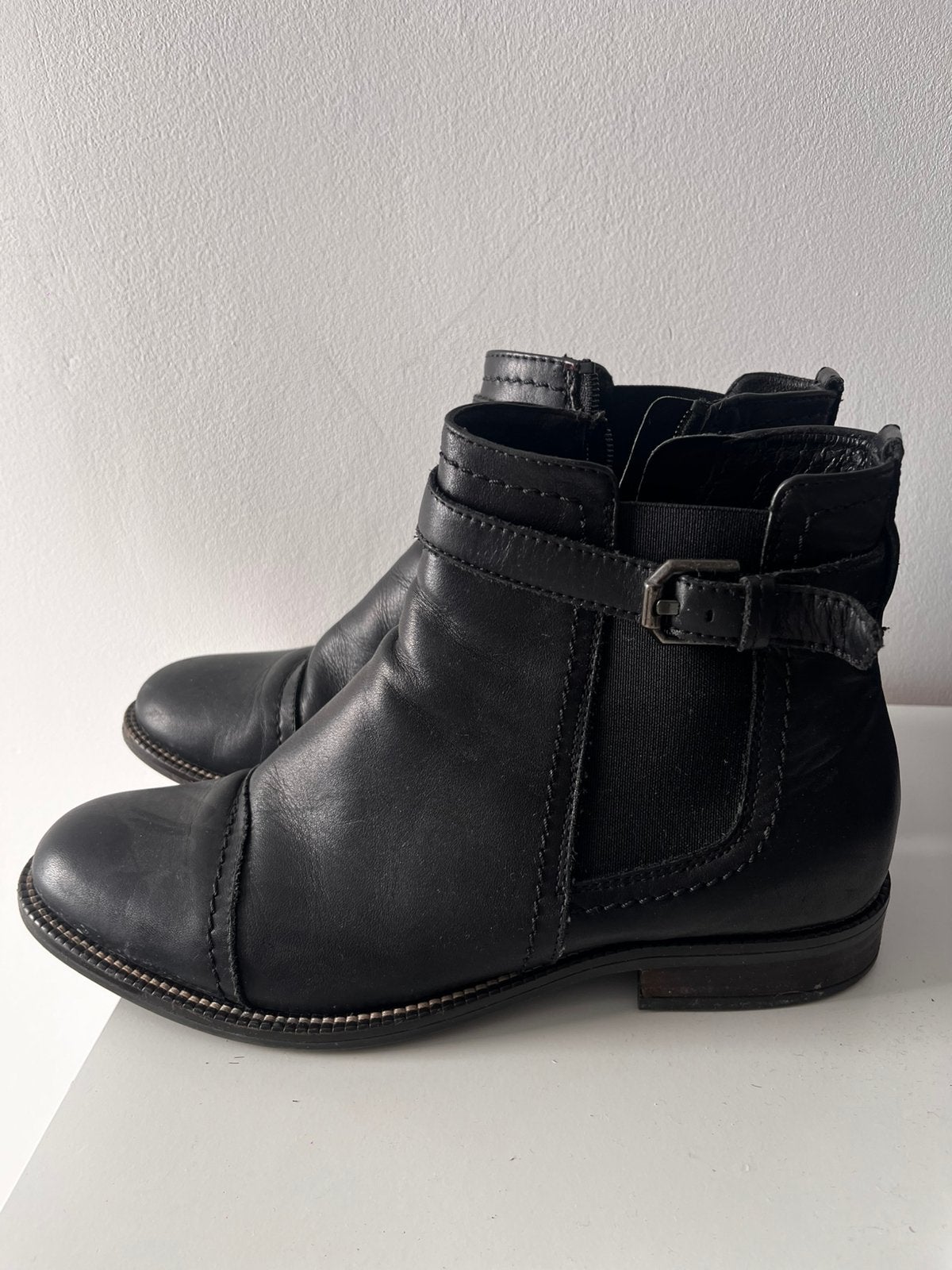 Manfield dames enkellaarzen, Zwart, Lage of Enkellaarzen, Ophalen of Verzenden, Zo goed als nieuw