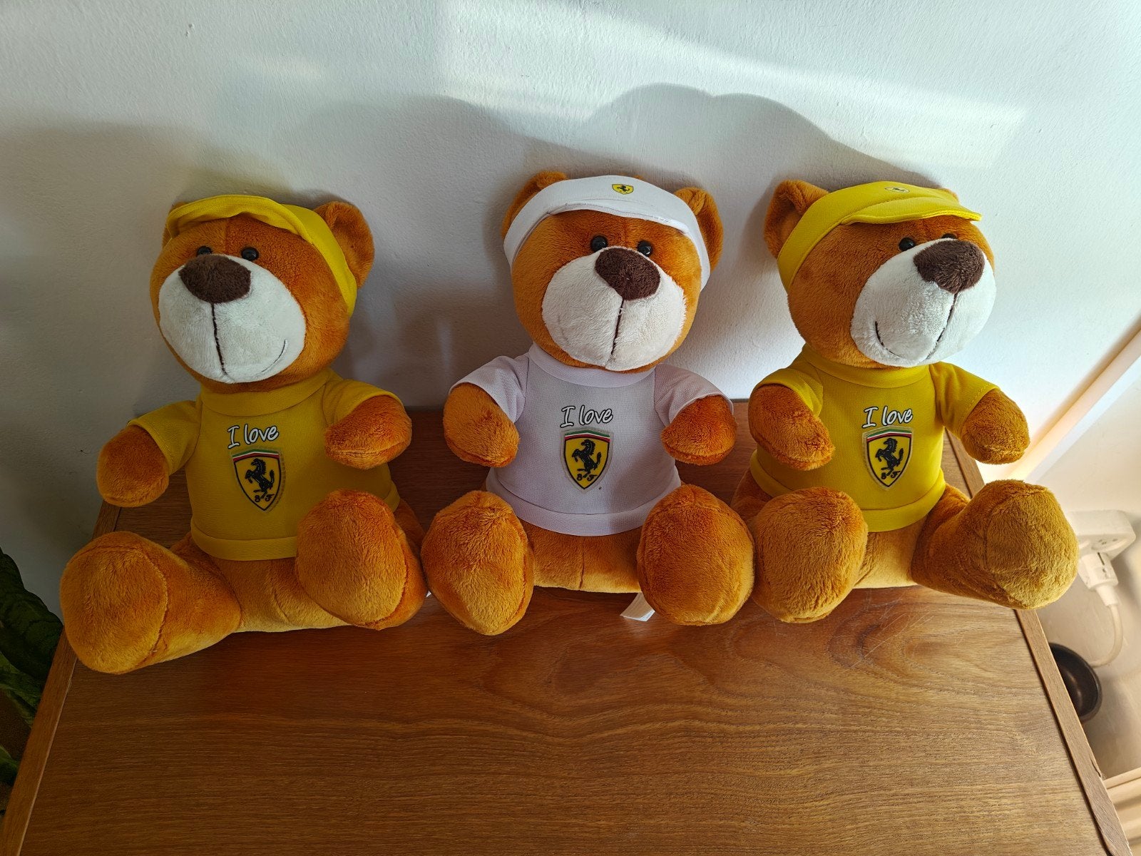 Ferrari Knuffelberen - Sportbaer Germany, Kinderen en Baby's, Overige merken, Overige karakters, Beer, Ophalen of Verzenden