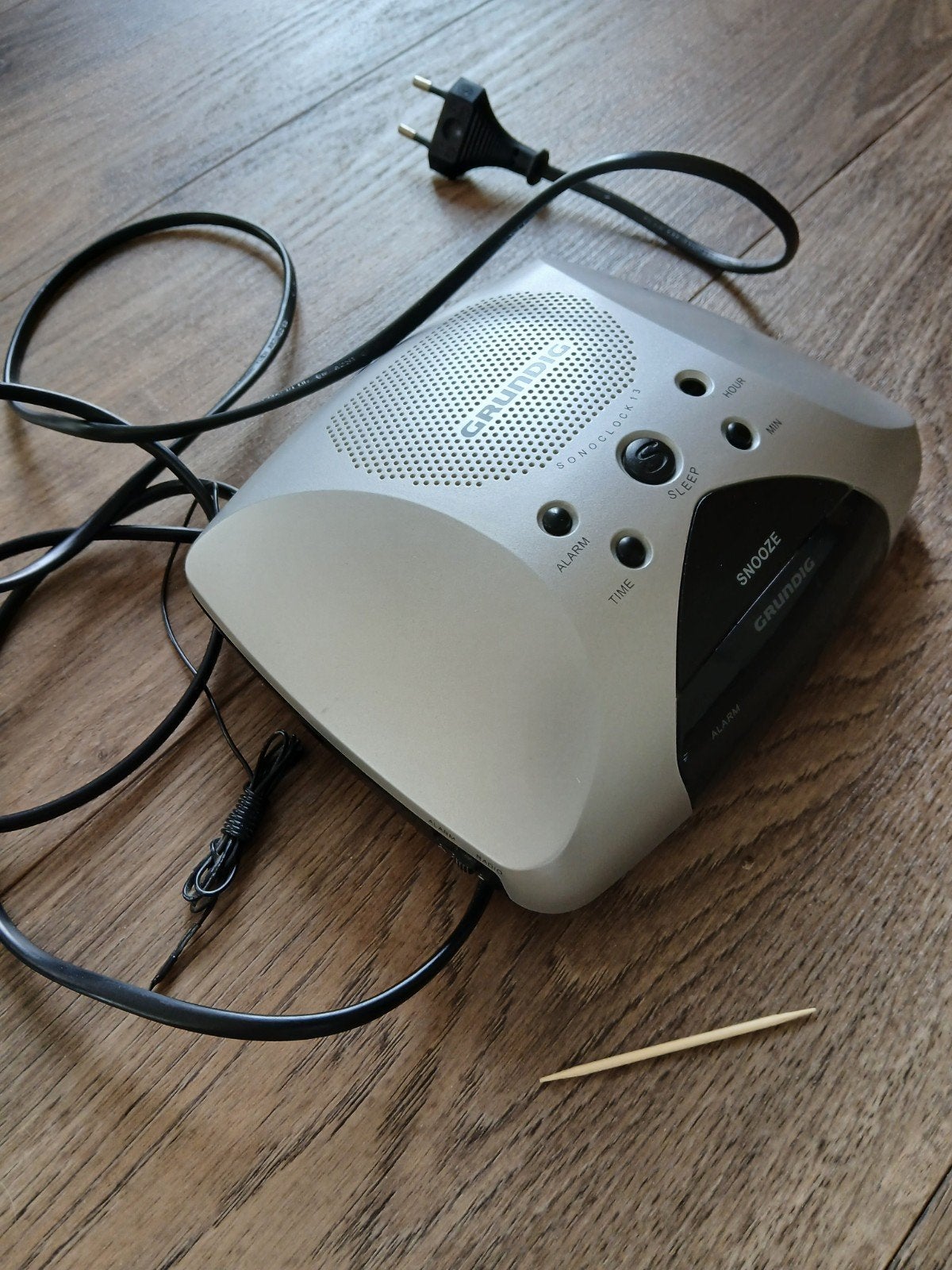 grondig wekkerradio, Ophalen of Verzenden, Gebruikt, Digitaal