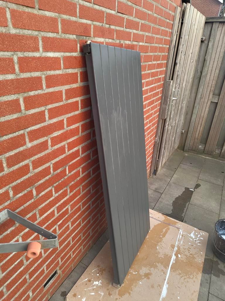 Verwarmingselement badkamer - Grijs design radiator, Radiator, Minder dan 60 cm, Ophalen of Verzenden, 80 cm of meer
