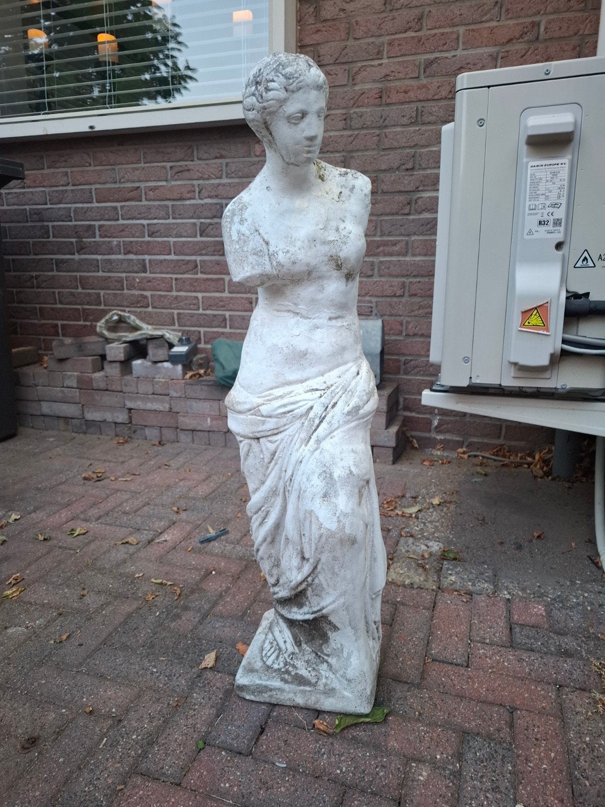 Klassiek Vrouwenbeeld - Tuinbeeld in Steen, Ophalen, Weerbestendig, Beeld, 1 meter - 2 meter