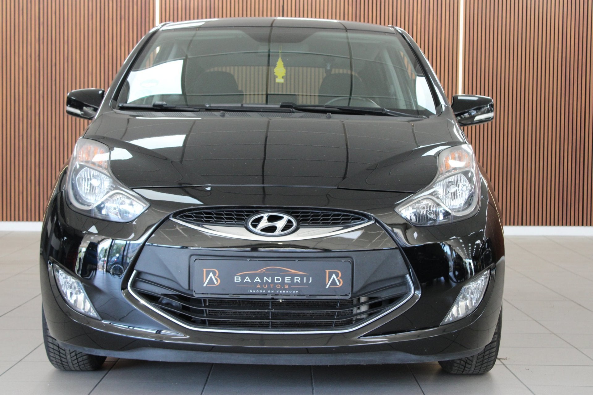 Hyundai IX20 1.6i Go! Automaat | Airco | Cruise control | Pa, Auto's, 4 cilinders, Zwart, IX20, 550 kg
