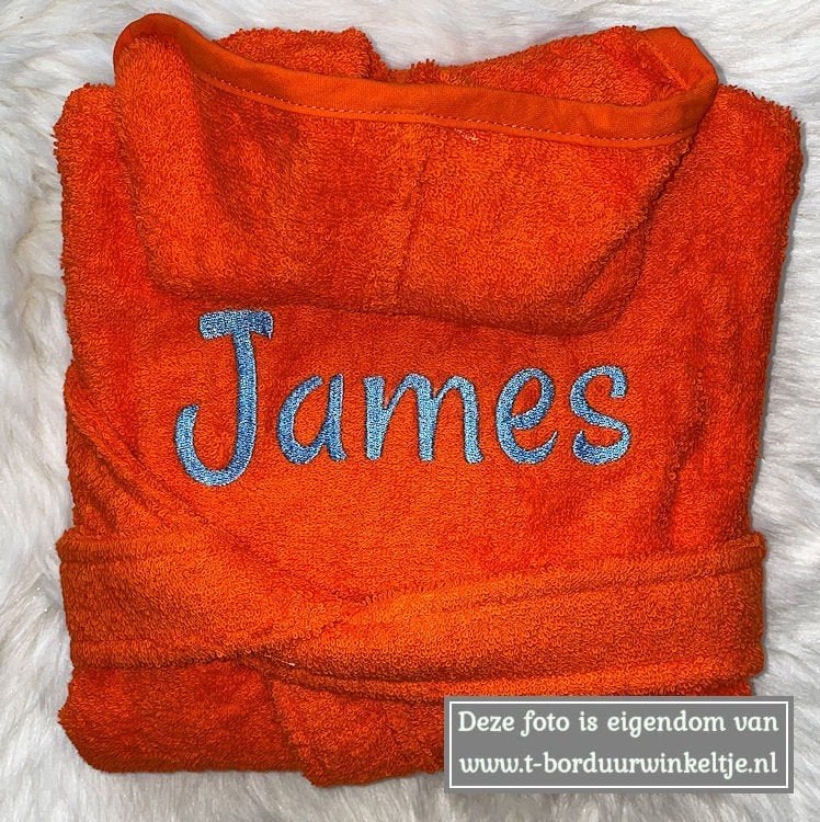 OPRUIMING! Badjas Oranje met naam (baby of kind, 2 maten), Ophalen of Verzenden, Nieuw, Kraamcadeau
