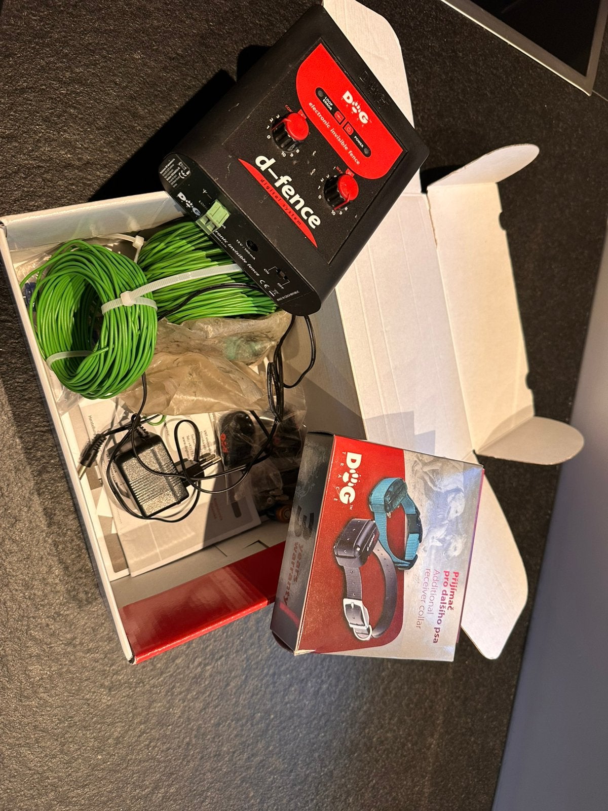Elektronische omheining hond inclusief 2 halsbanden, Overige merken, Ophalen of Verzenden, Zo goed als nieuw