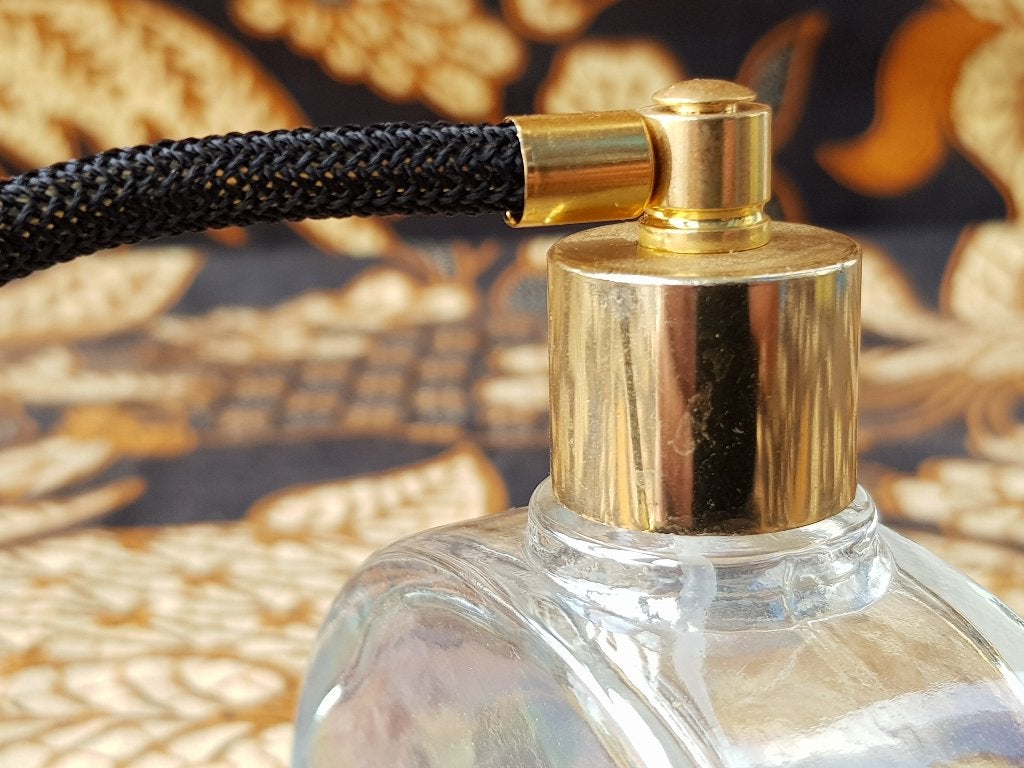 Oude vintage Engelse parfum verstuiver van glas en koper., Ophalen of Verzenden