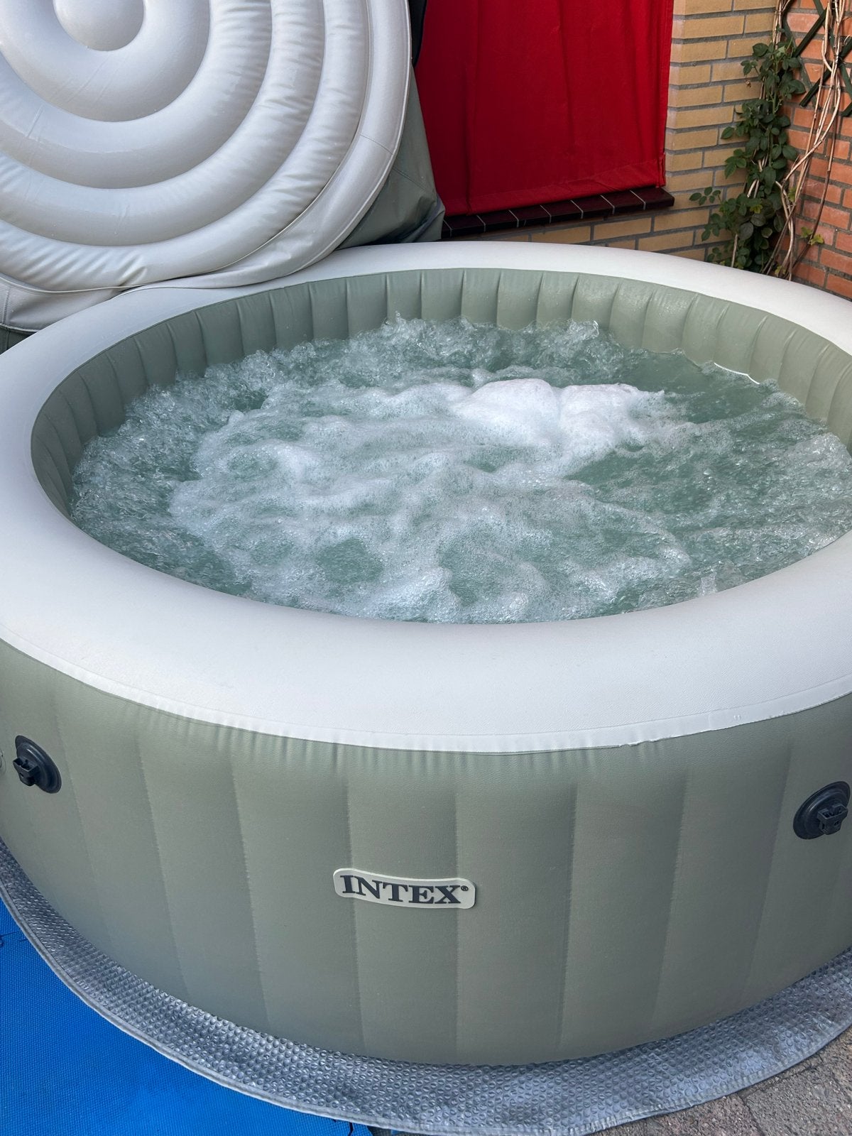Intex PureSpa Bubble Opblaasbare Spa - Zo goed als nieuw, Tuin en Terras, Bubbelbaden en Hottubs, Ophalen, Zo goed als nieuw, Afdekzeil