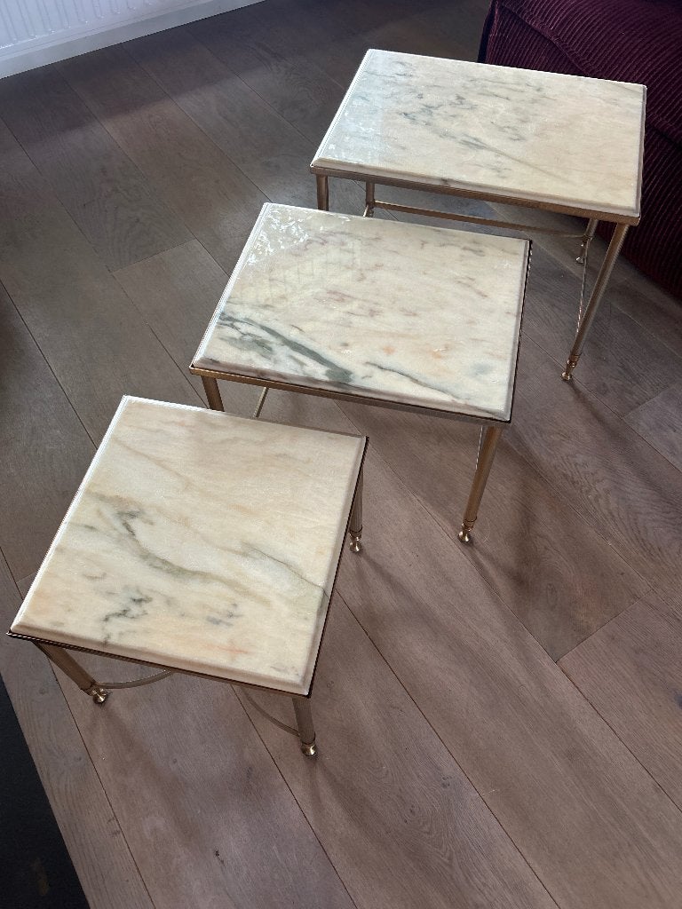 Drie marmeren salontafeltjes, Overige materialen, Minder dan 55 cm, Gebruikt, Klassiek