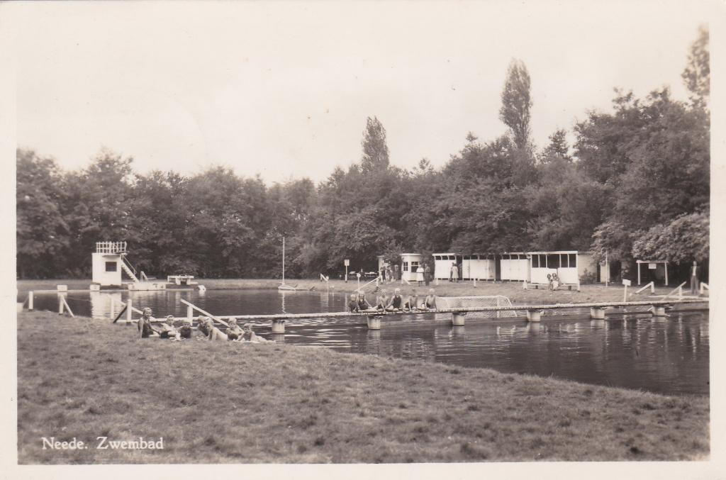 GA1764 Zwembad het Vleer Neede gelderland Achterhoek 1953, Verzenden, 1940 tot 1960, Gelopen, Gelderland