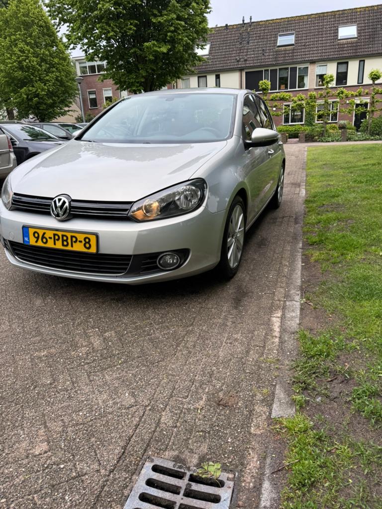 Volkswagen Golf 1.4 TSI 90KW DSG 2011 Grijs Automaat, Zwart, 4 cilinders, Alcantara, 122 pk