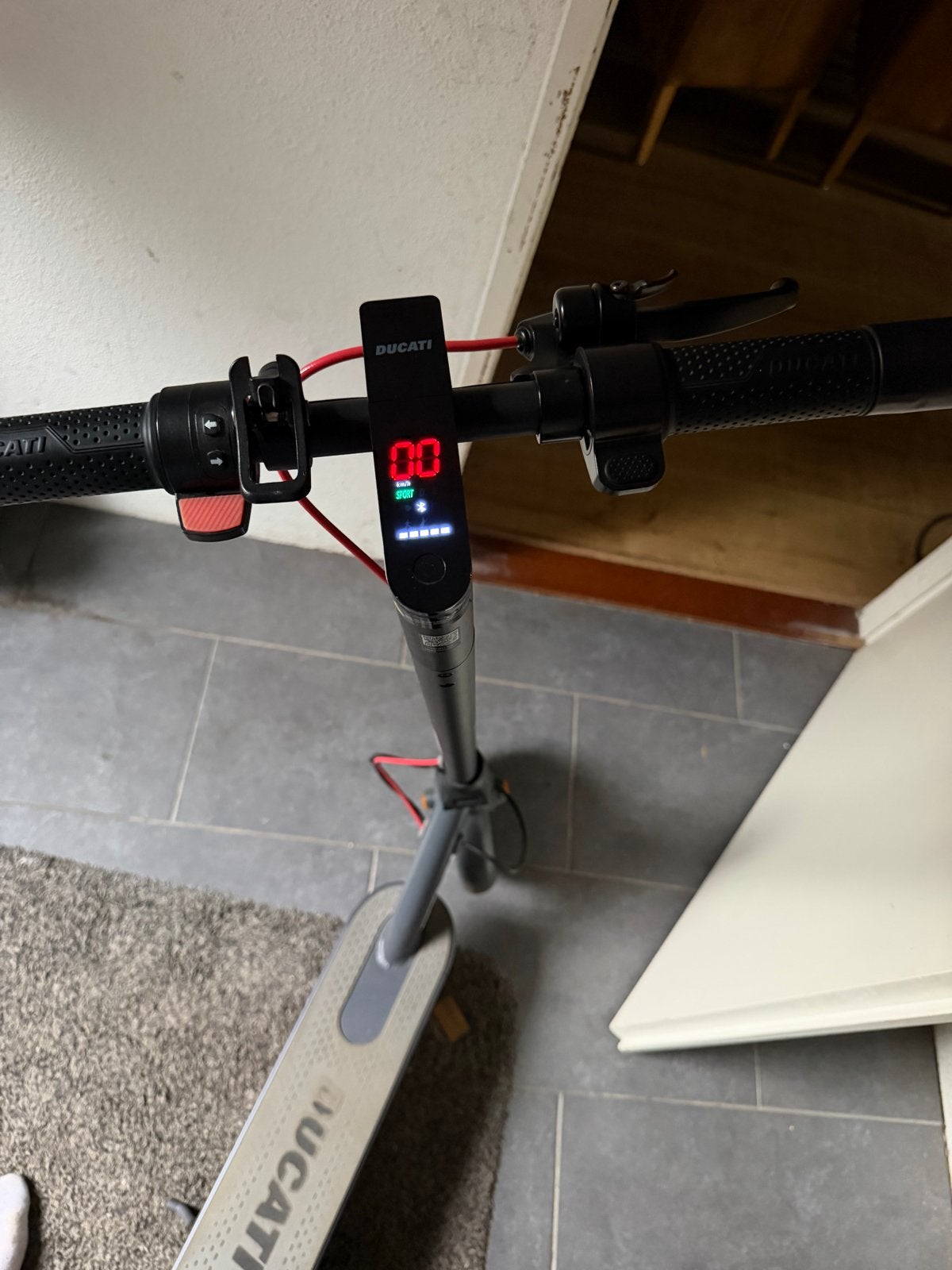 Ducati elektrische step - opvoerbaar tot 30 km/u, Ophalen of Verzenden, Gebruikt, Elektrische step (E-scooter)