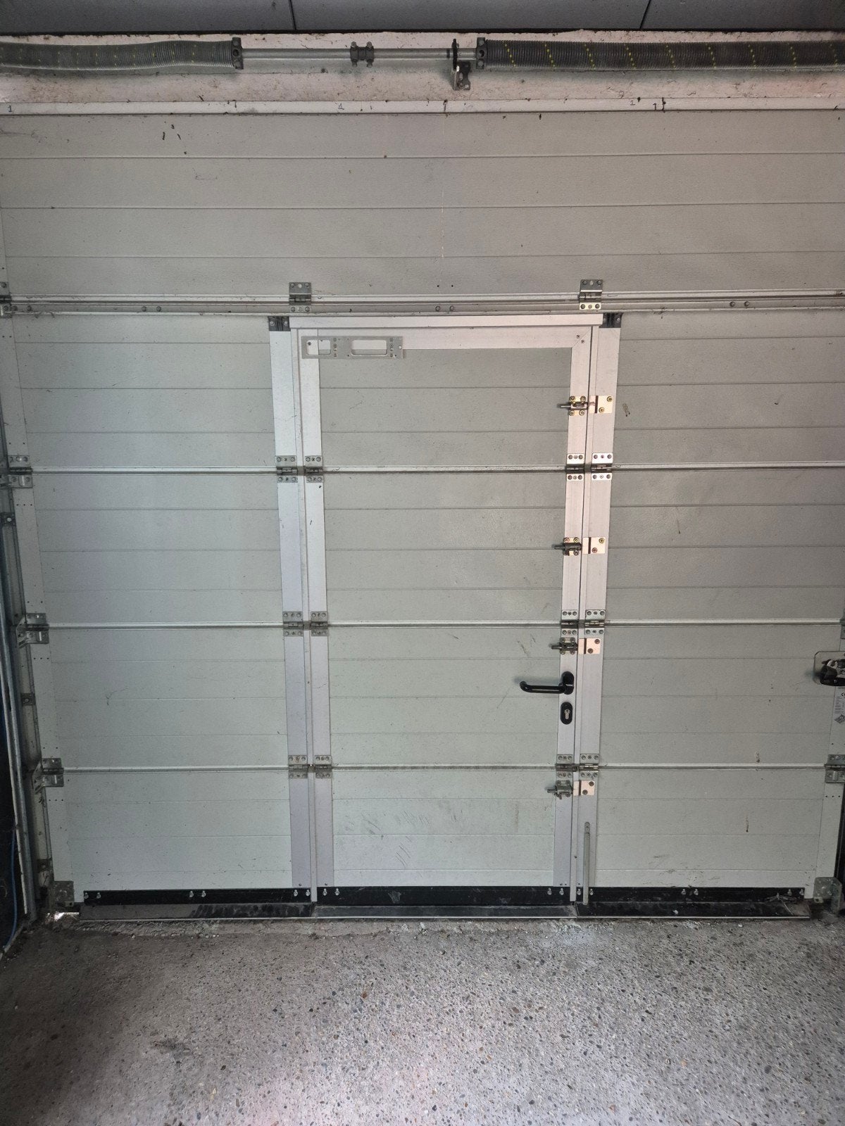 garage deur met doorloop deur
