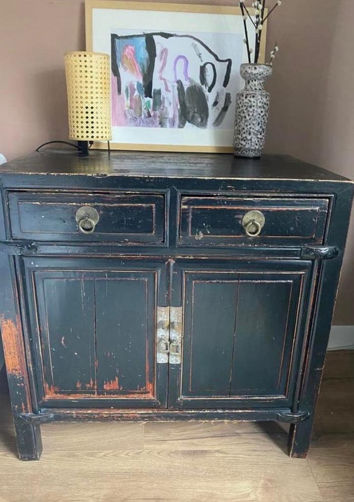 Set van 2 koloniale kasten: nachtkastje en dressoir, Huis en Inrichting, Slaapkamer | Nachtkastjes, Ophalen, 70 cm of meer, Hout