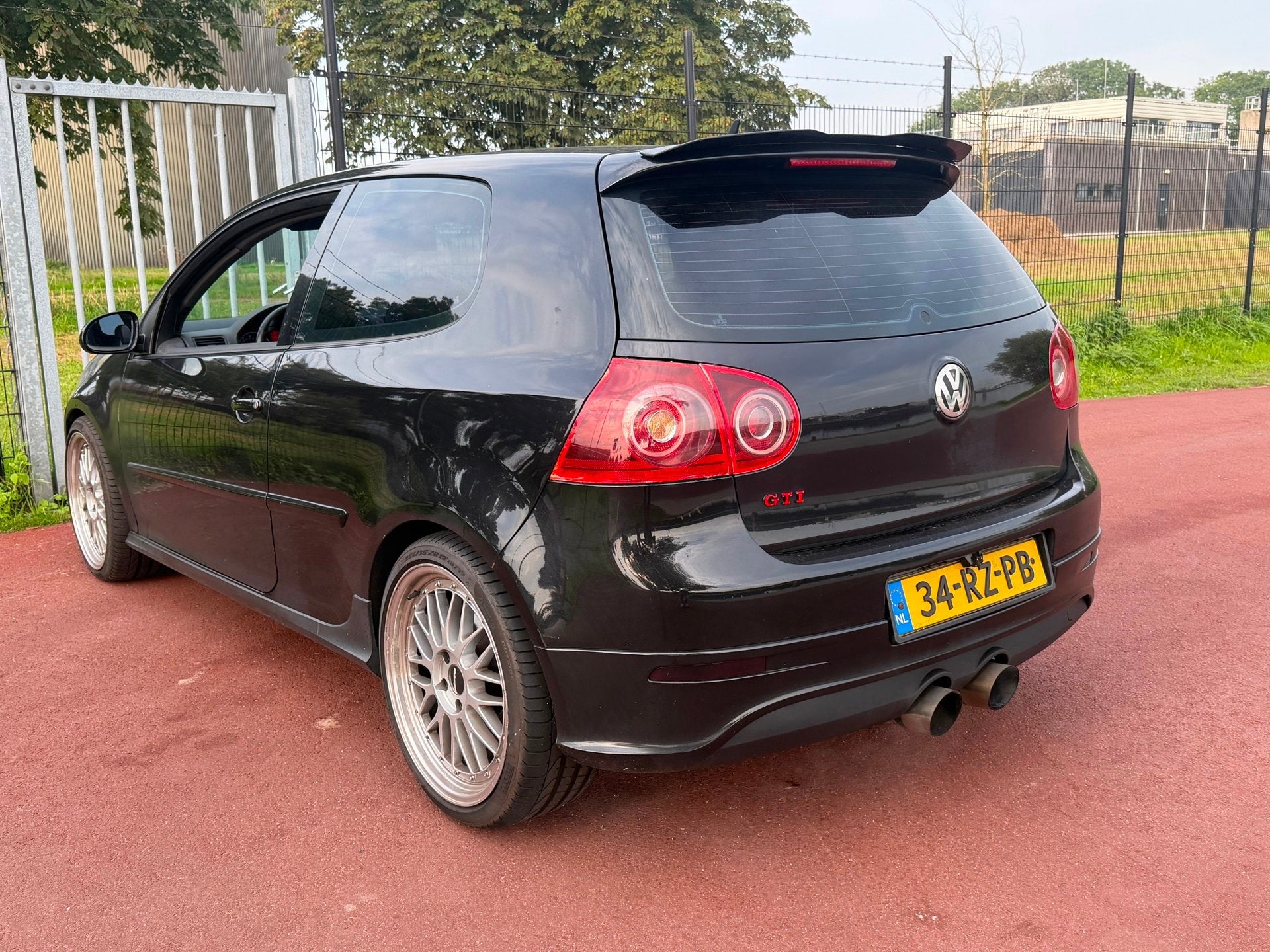 Foto 3 van Volkswagen Golf 2.0 TFSI GTI 19inch BBS R32 Look Leder NW Mo