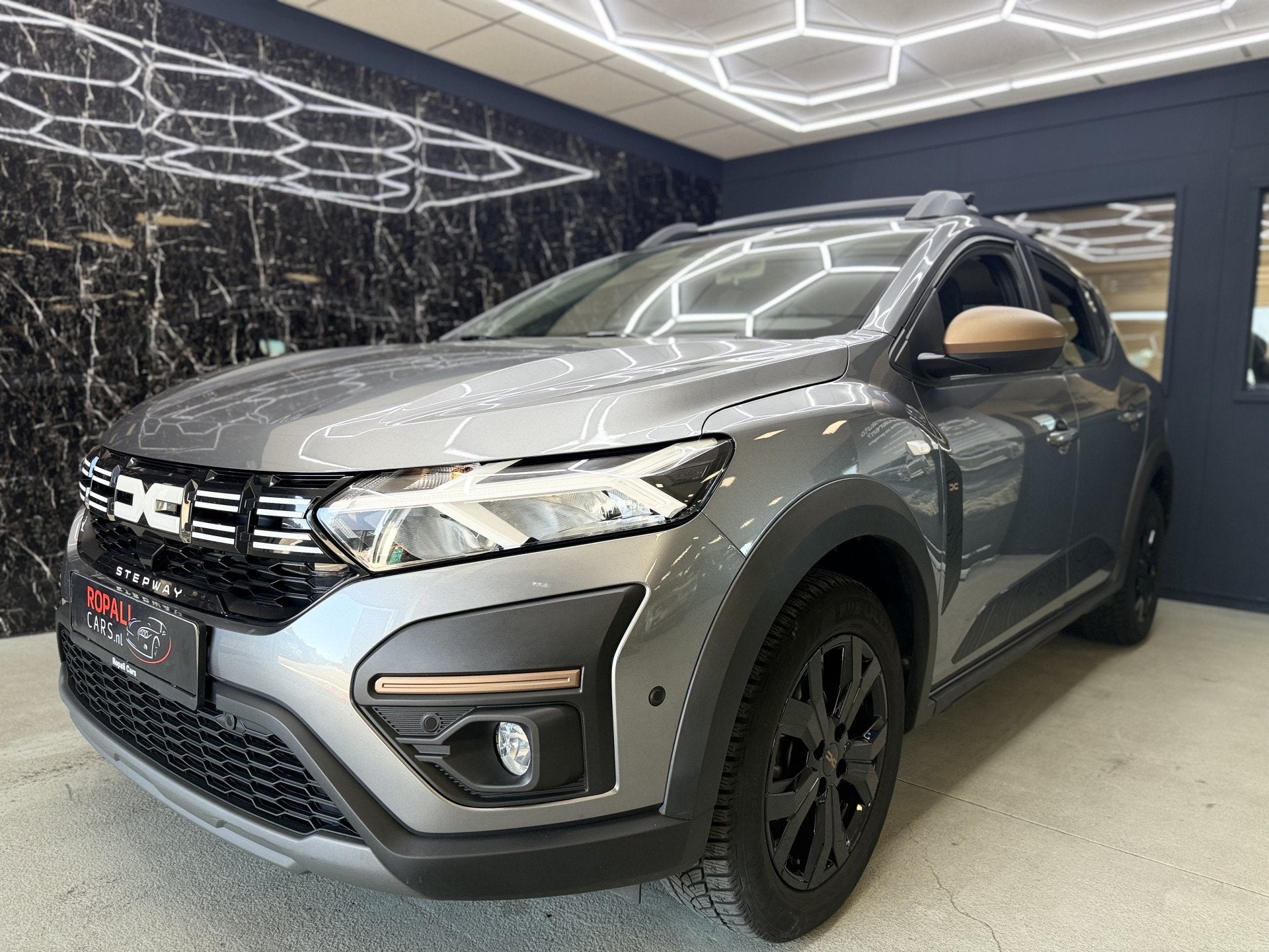 Dacia SANDERO Stepway 1.0 Eco-G 120 extreme (bj 2025), Auto's, Gebruikt, 1199 cc, Leder en Stof, 1197 kg
