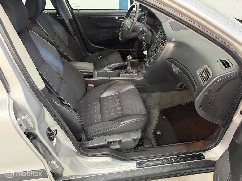 Volvo V70 2.4 Comfort Line 1E EIGENAAR, Voorwielaandrijving, Gebruikt, 1505 kg, V70