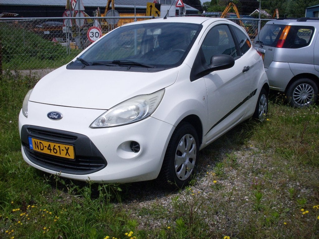 Ford Ka 1.2 51KW 2009 Wit, Auto's, Voorwielaandrijving, 1242 cc, 4 cilinders, 4 stoelen