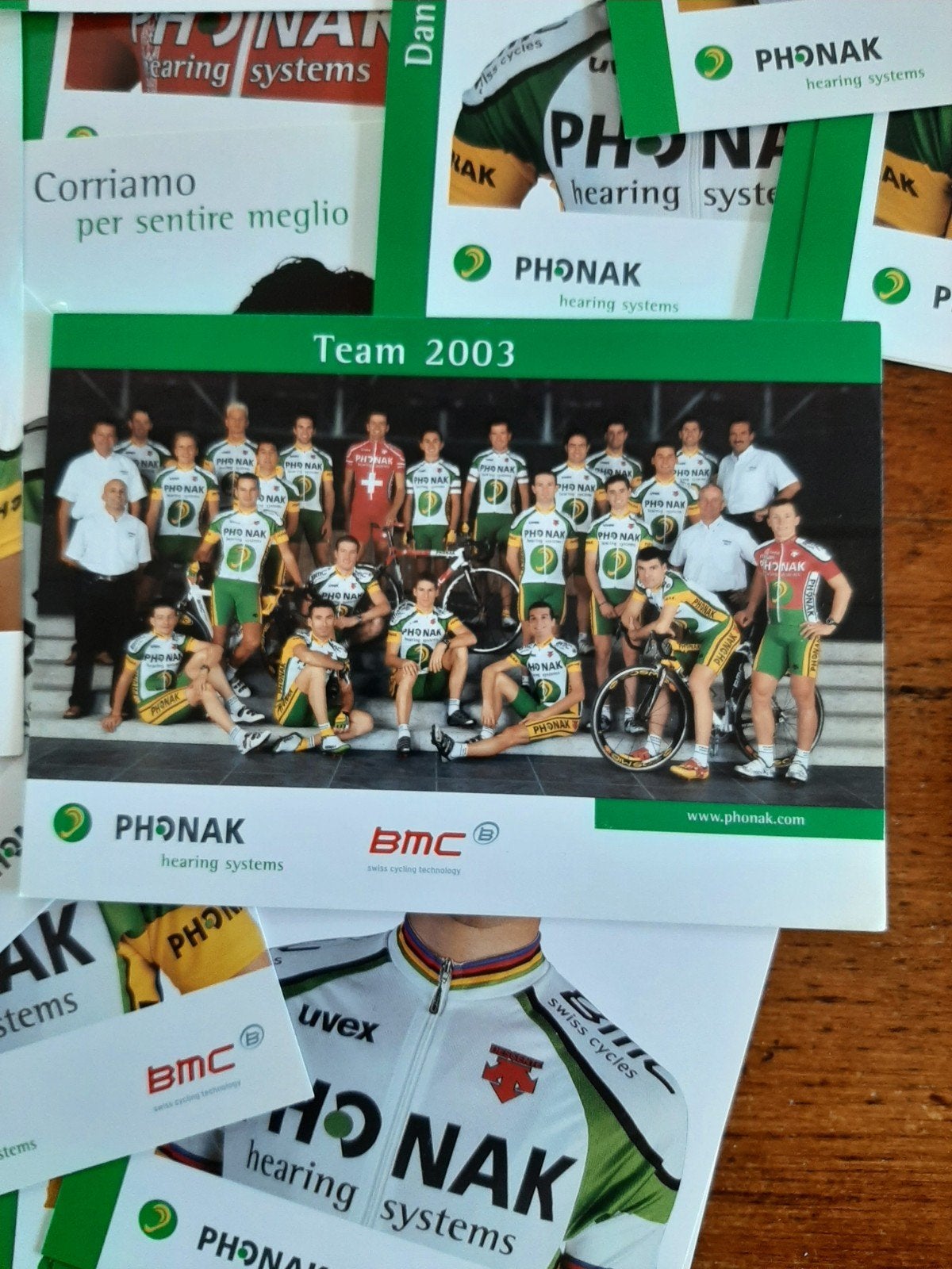 Wielerploeg Team Phonak 2003

25 fotos
excllusief verzenden, Verzamelen, Ophalen of Verzenden