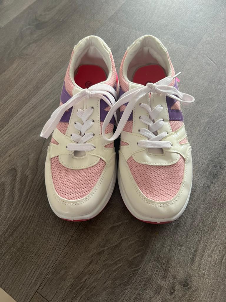 Leuke vrolijke kleur dames sneakers maat 38, Ophalen of Verzenden, Zo goed als nieuw, Sneakers of Gympen