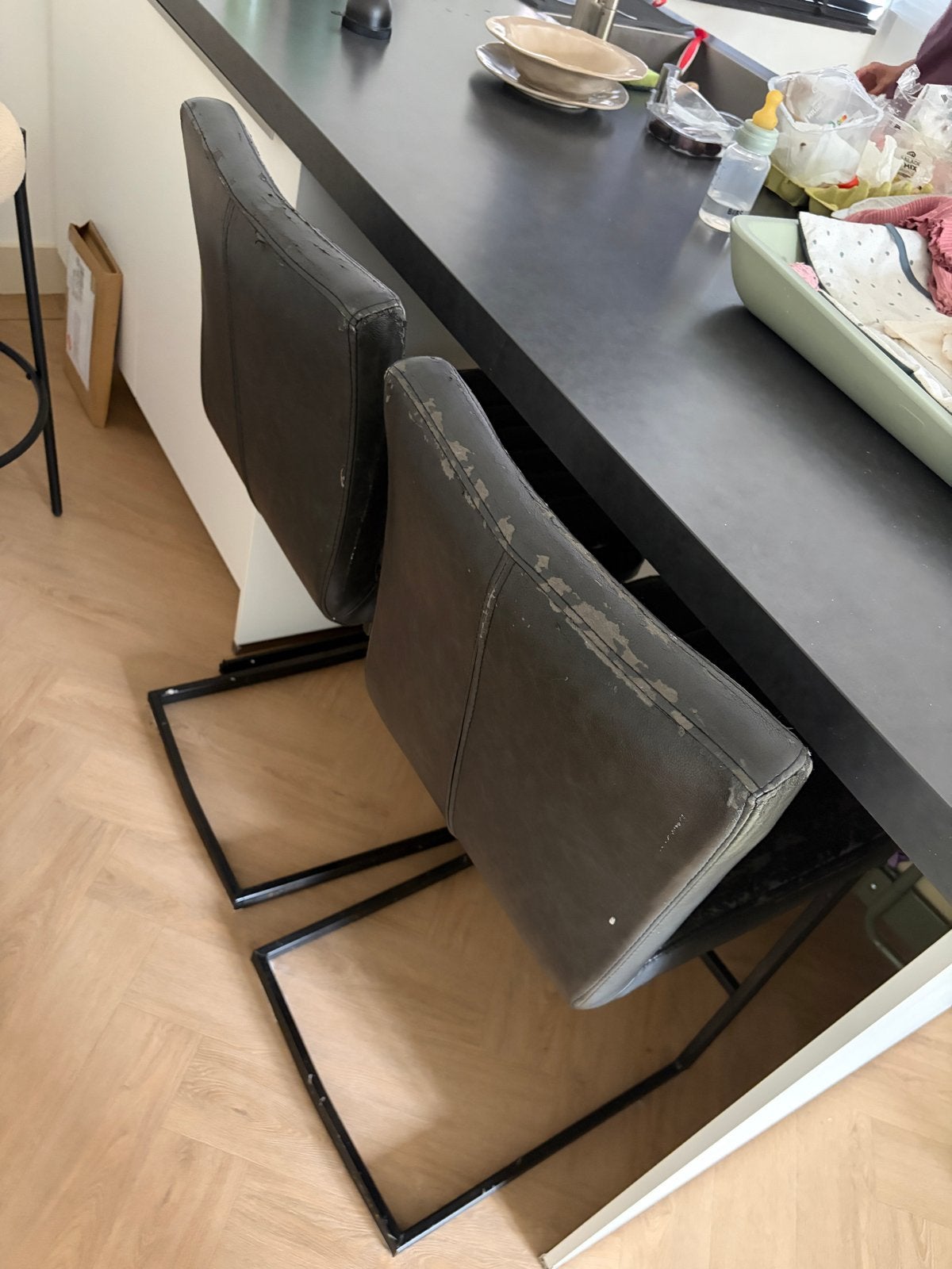 Zwarte barkrukken met rugleuning - 2 stuks, Ophalen, Gebruikt, Met voetsteun, Leer