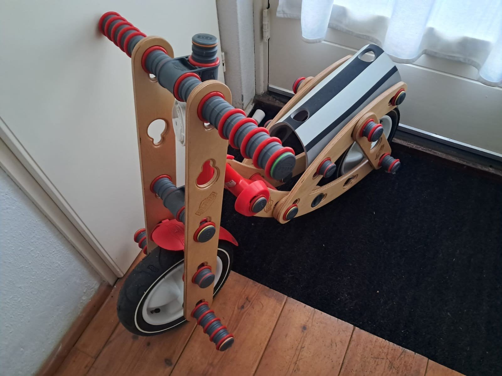 Stoeren Houten loopfiets
In goede staat
De loopfiets is demo, Kinderen en Baby's, Ophalen, Loopfiets