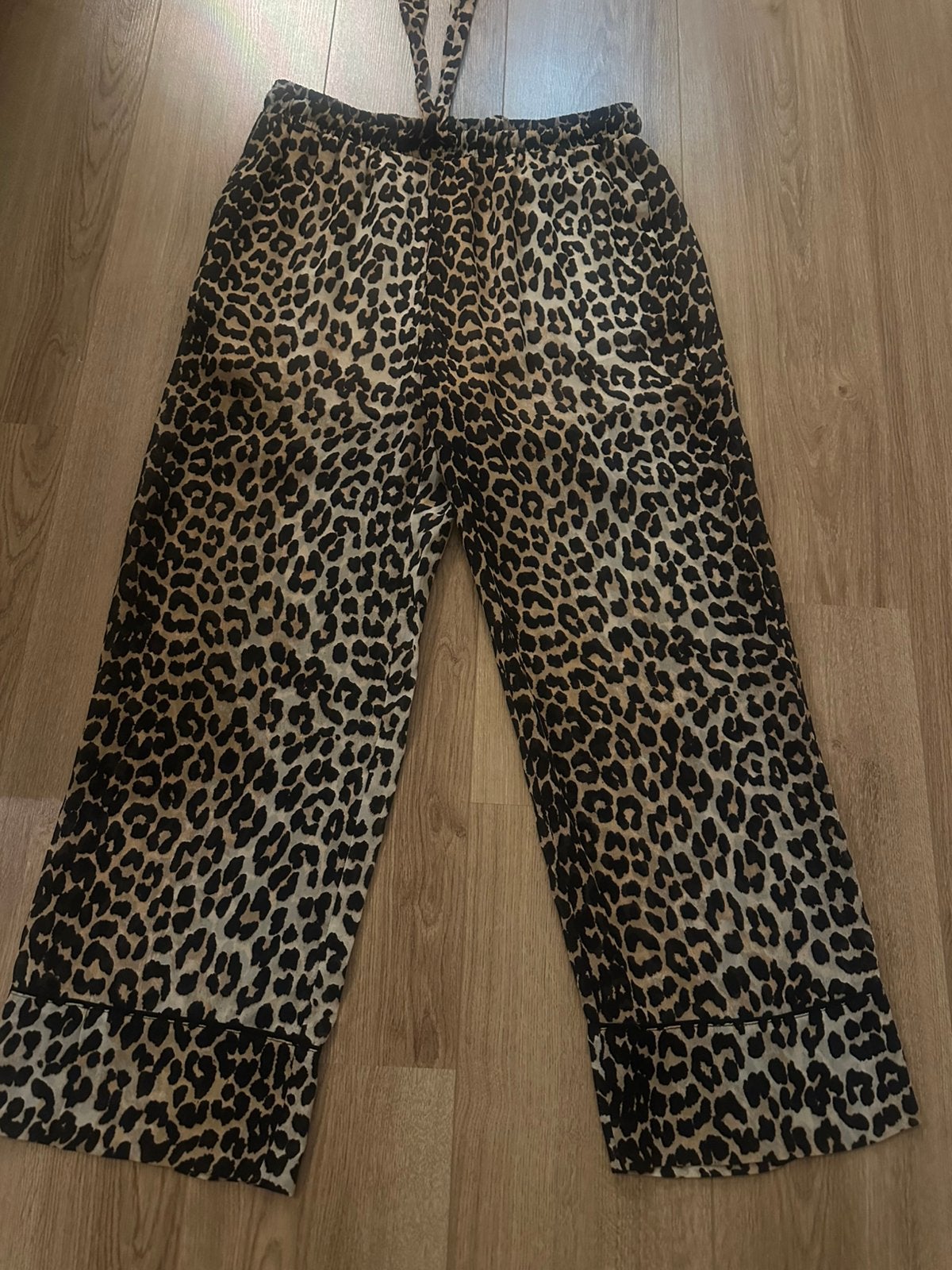 GANNI broek 42, Ophalen of Verzenden, Zo goed als nieuw, Maat 42/44 (L), Onder de knie