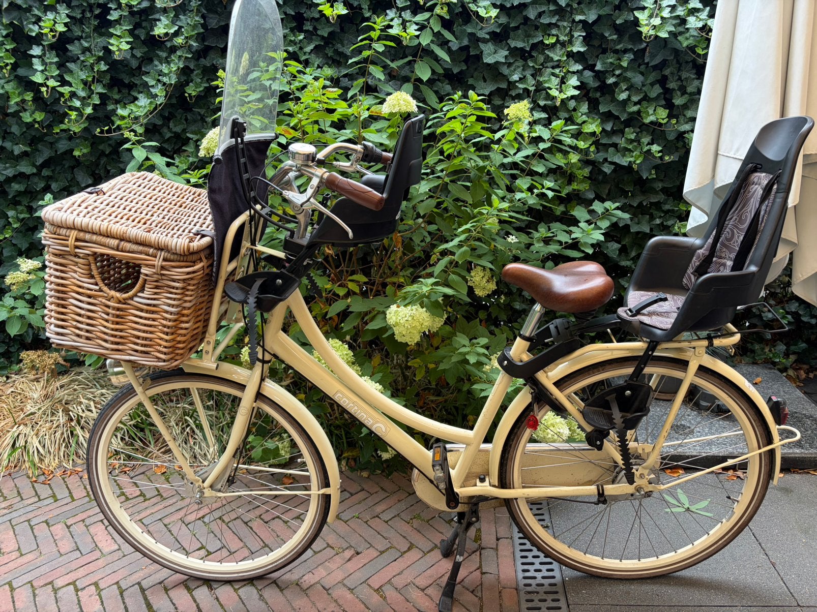 Cortina mama fiets met accessoires, Fietsen en Brommers, Fietsen | Dames | Moederfietsen, 2 zitjes, Gebruikt, Mandje, 56 cm of meer