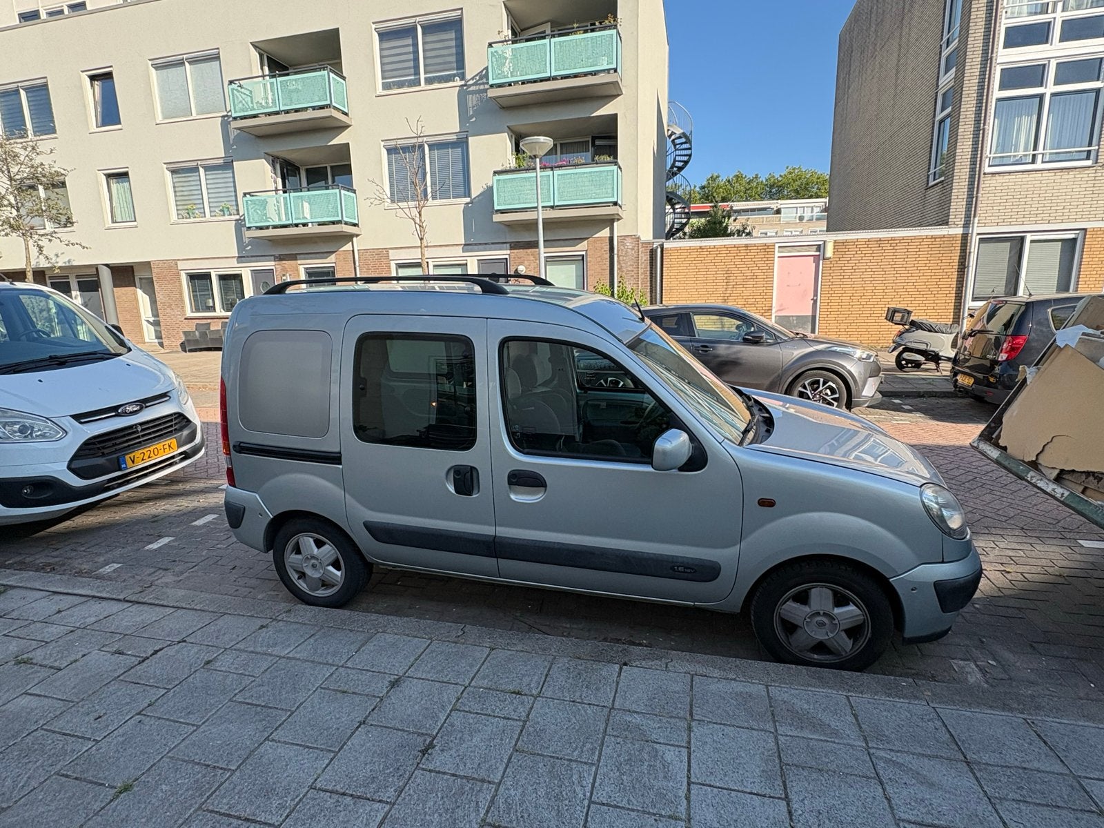 Renault Kangoo 1.6 16V Expr AUT 2005 2004 Grijs, 1095 kg, Alcantara, 49 €/maand, Origineel Nederlands