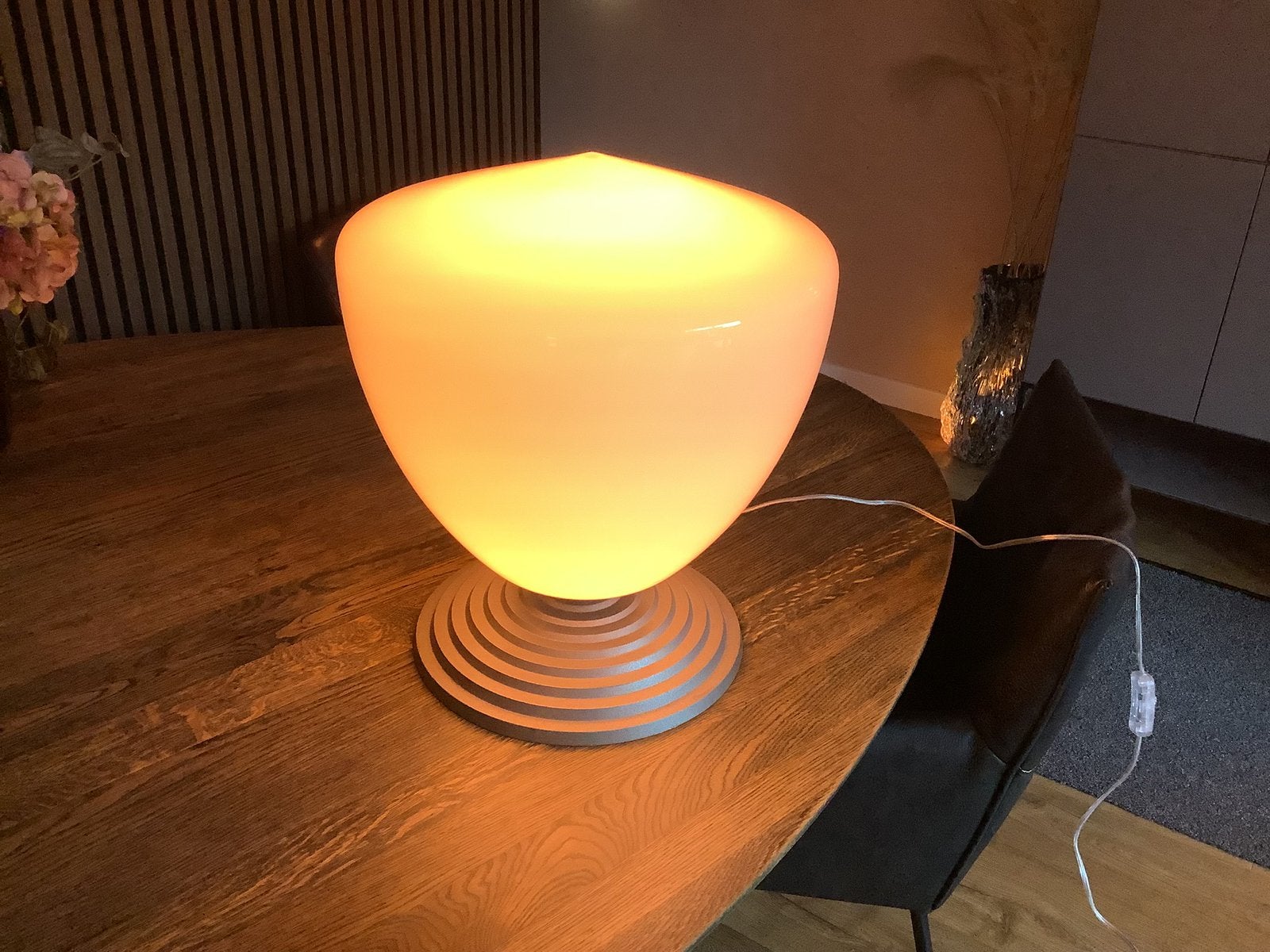 Unieke grote glazen design tafellamp, Huis en Inrichting, Lampen | Tafellampen, Ophalen, Zo goed als nieuw, Metaal, Design
