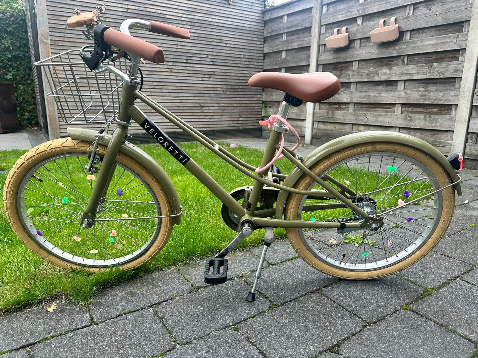 Veloretti Junior kinderfiets met mandje - Zo goed als nieuw, Ophalen, Zo goed als nieuw, Velgrem, 20 inch of meer