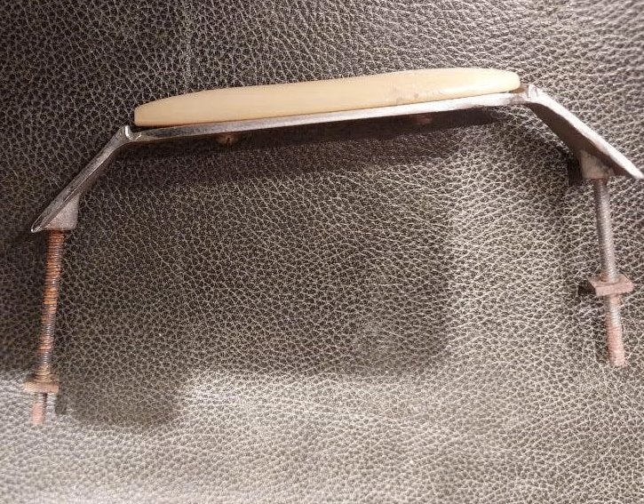 Vintage meubelbeslag, Ophalen